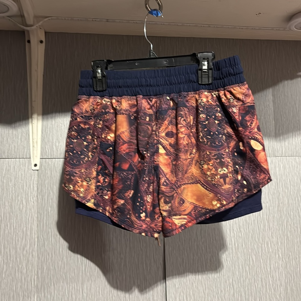 CALIA RUNNING SHORTS - Picture 3 of 5